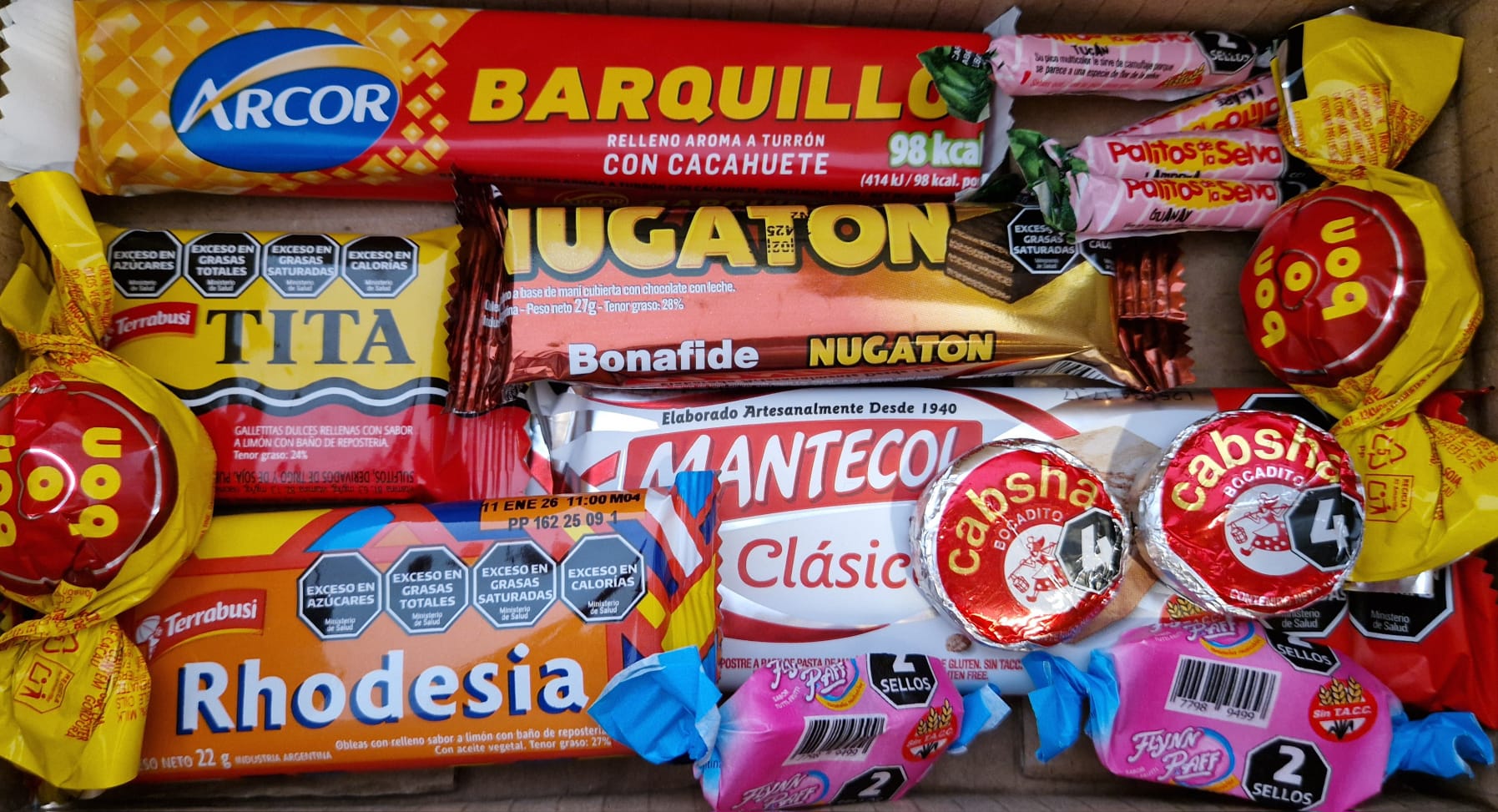 DULCES Y GOLOSINAS