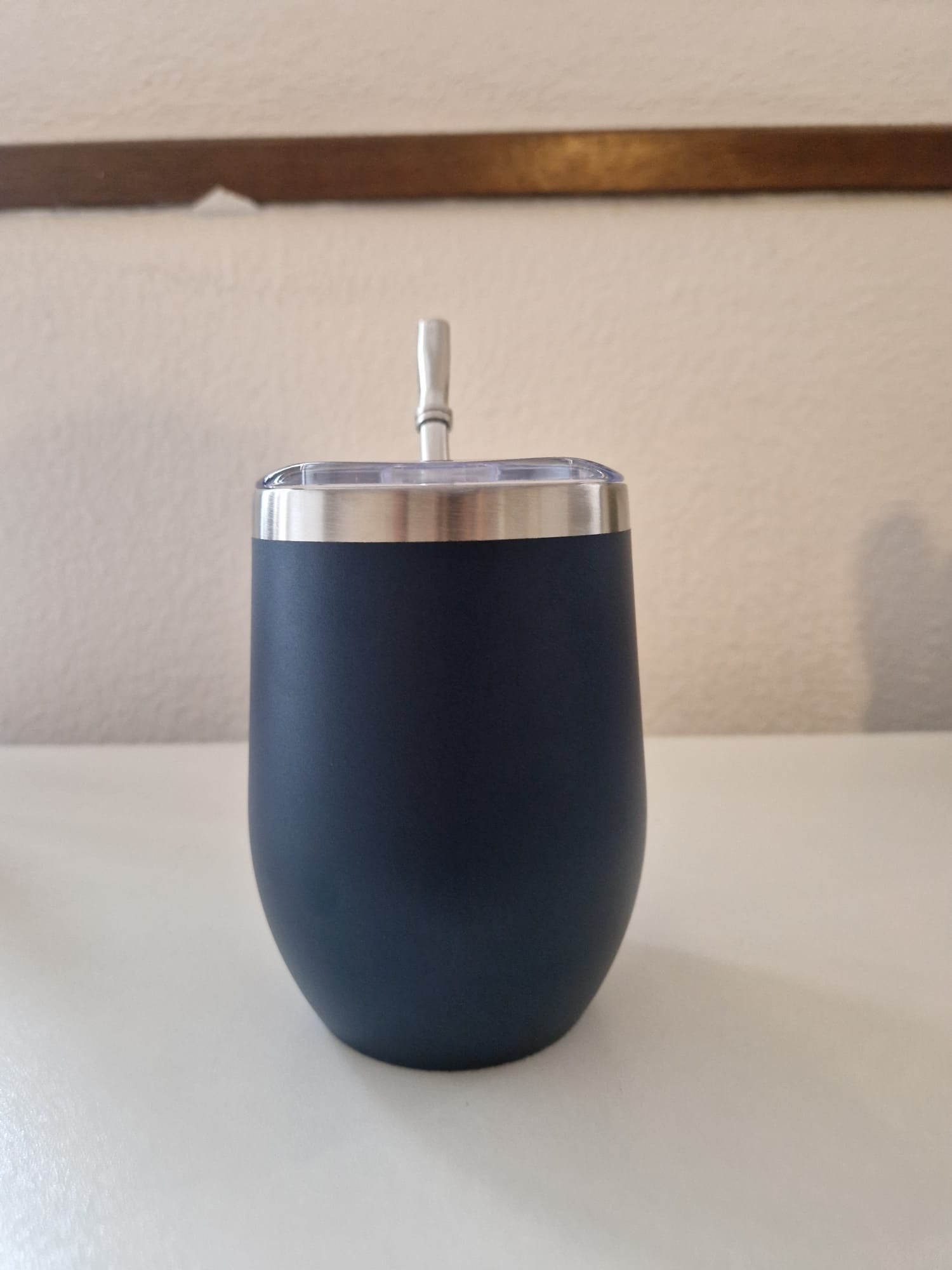 Mate con tapa y bombilla