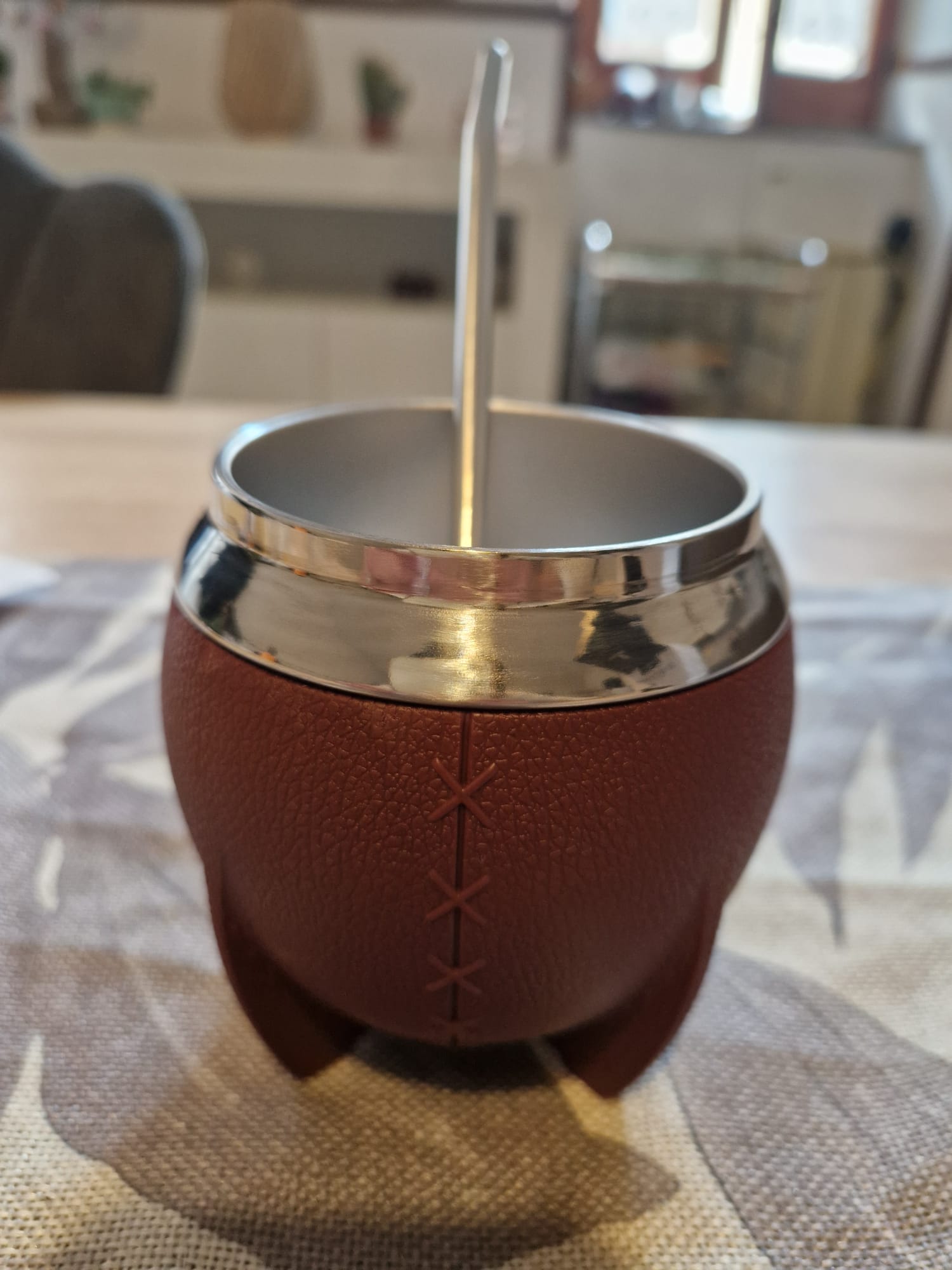 Mate de acero inoxidable con bombilla